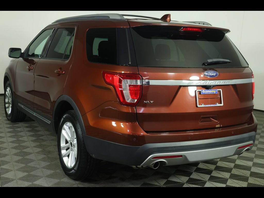 Used 2016 Ford Explorer XLT FWD image 12