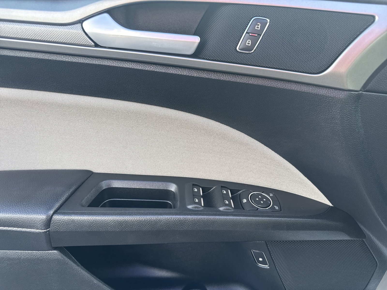 Used 2018 Ford Fusion S FWD image 14