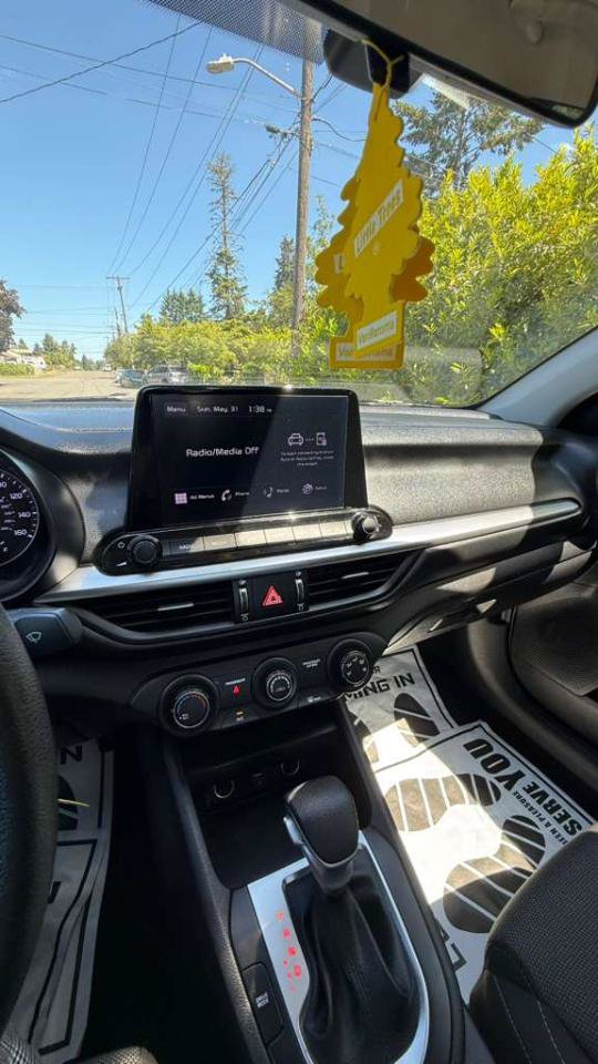 Used 2023 Kia Forte LXS FWD image 5