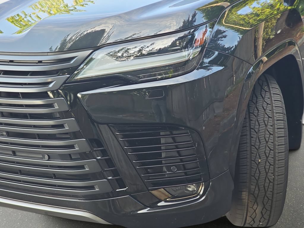 Certified 2024 Lexus LX 600 4WD w/ Appearance Package image 33