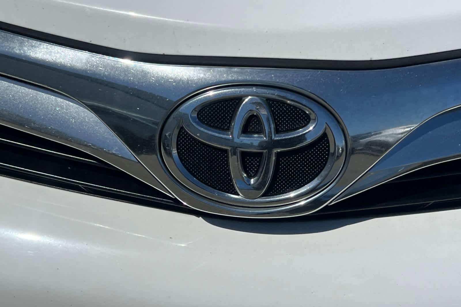 Used 2014 Toyota Camry LE FWD image 13