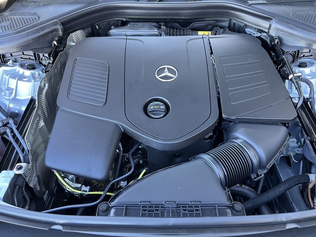 Used 2025 Mercedes-Benz GLC 350e 4MATIC image 12