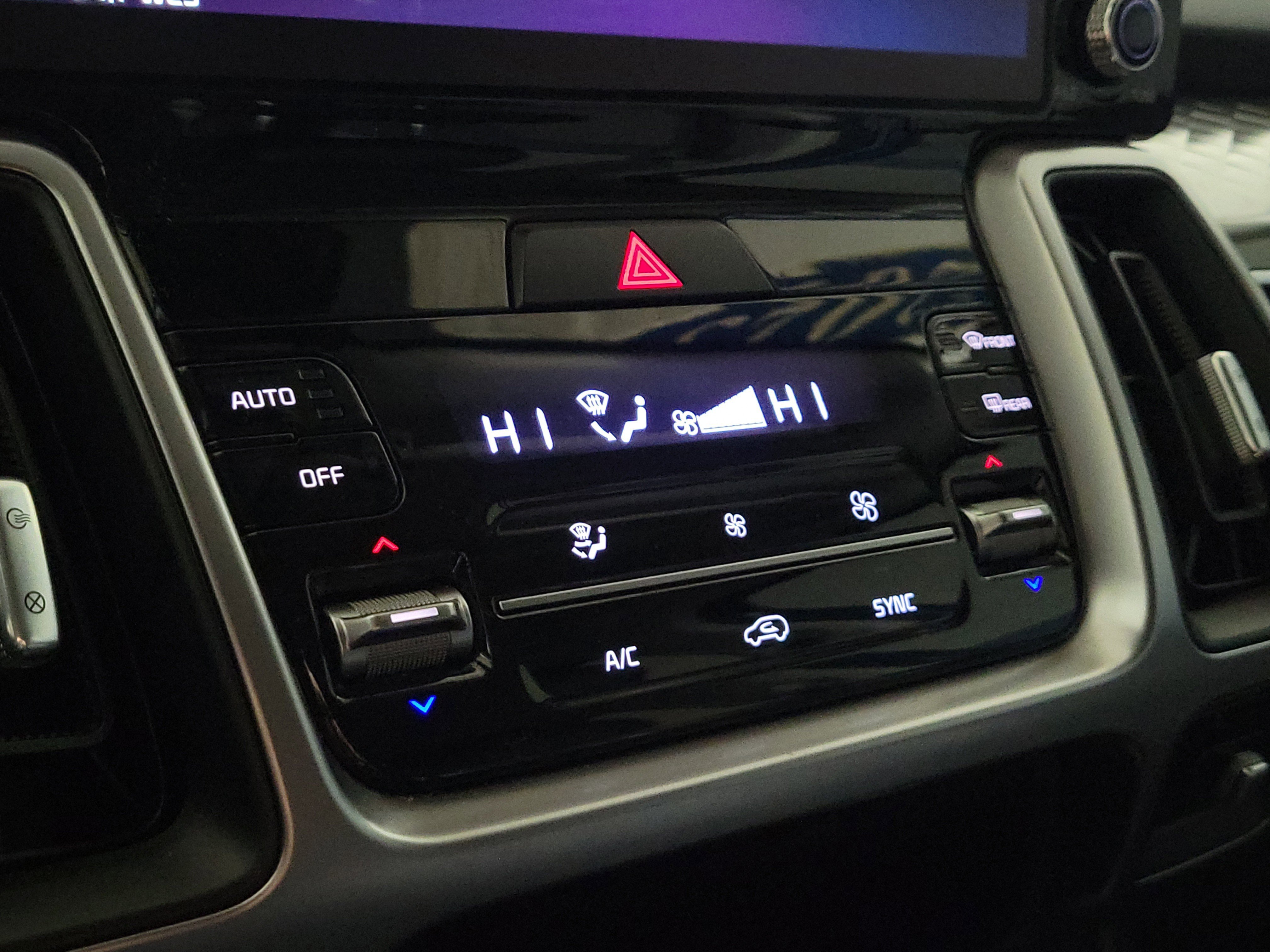 Used 2023 Kia Sorento S image 32