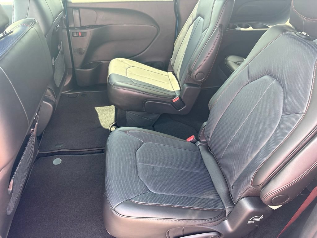 New 2027 Chrysler Pacifica Select FWD image 27