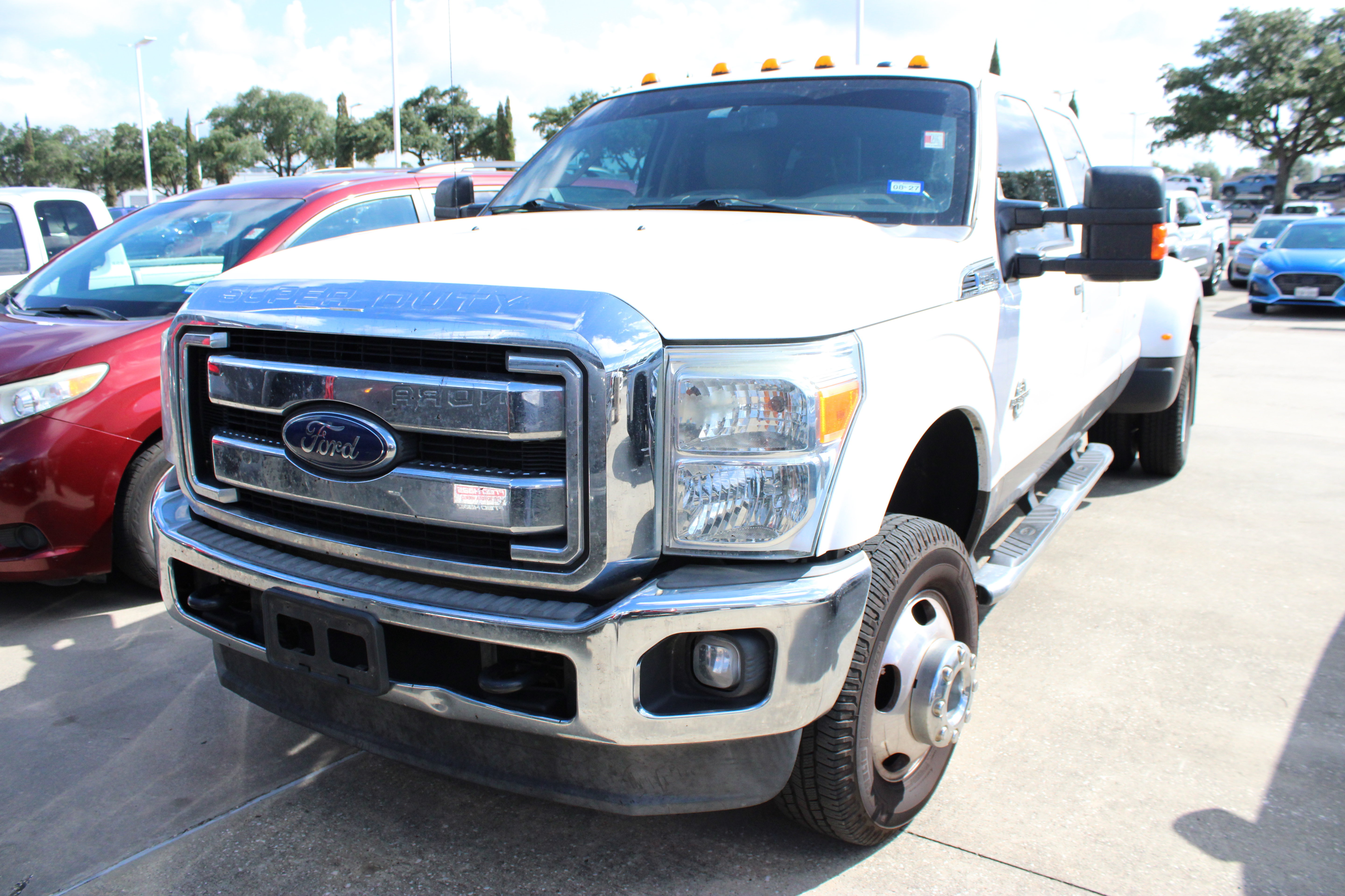 Used 2015 Ford F350 Lariat w/ Lariat Interior Package AWD/4WD image 4