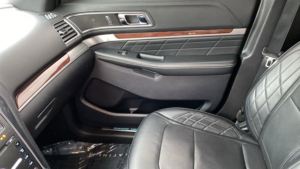 Used 2019 Ford Explorer Platinum AWD/4WD image 21