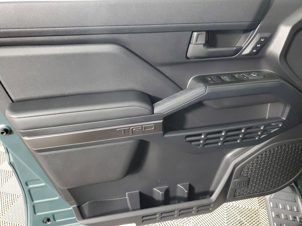 Used 2025 Toyota 4Runner TRD Off-Road Premium image 19