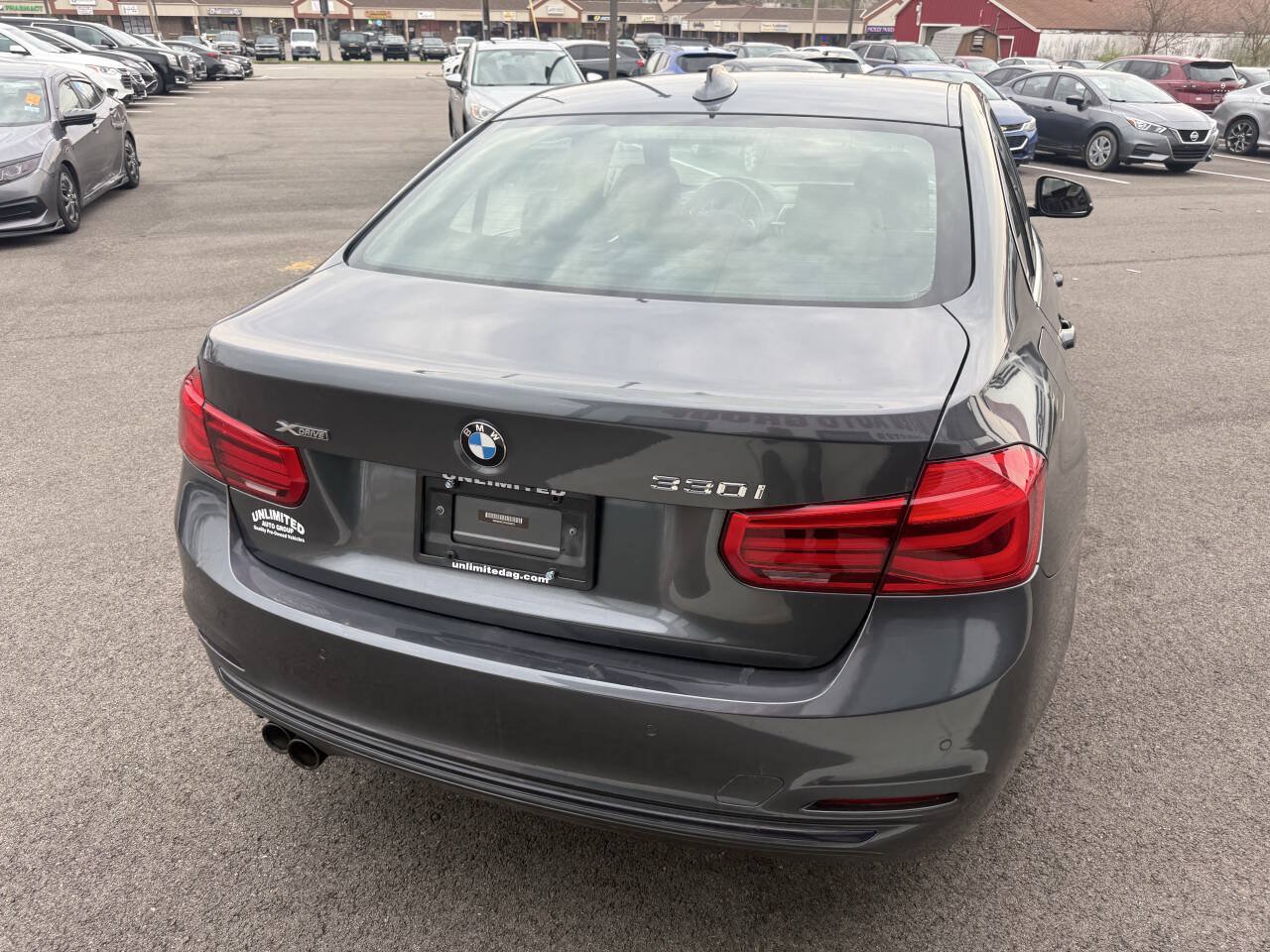 Used 2017 BMW 330i xDrive Sedan AWD/4WD image 8
