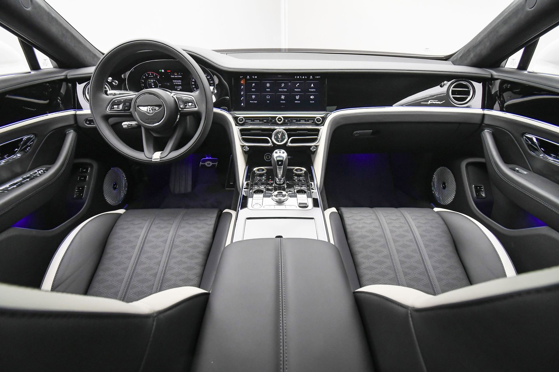 New 2025 Bentley Flying Spur Plug-In Hybrid image 4