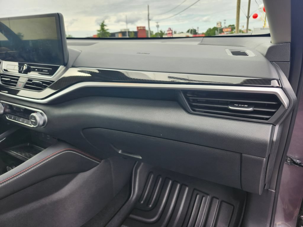 Used 2025 Nissan Altima 2.5 SR w/ SR Premium Package AWD/4WD image 12