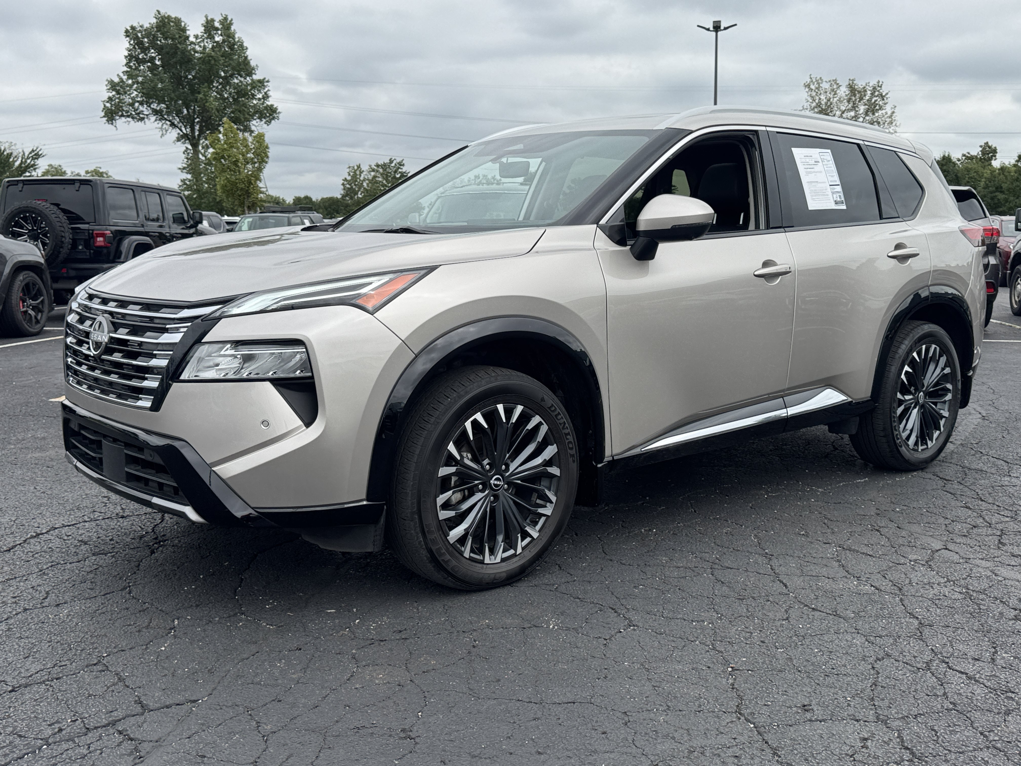 Used 2024 Nissan Rogue Platinum w/ Platinum Premium Package AWD/4WD image 6
