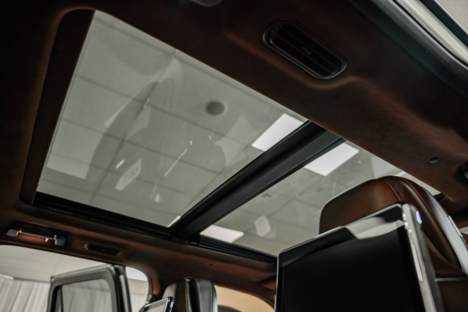 Used 2021 Lincoln Navigator L Black Label w/ Special Edition Package image 39