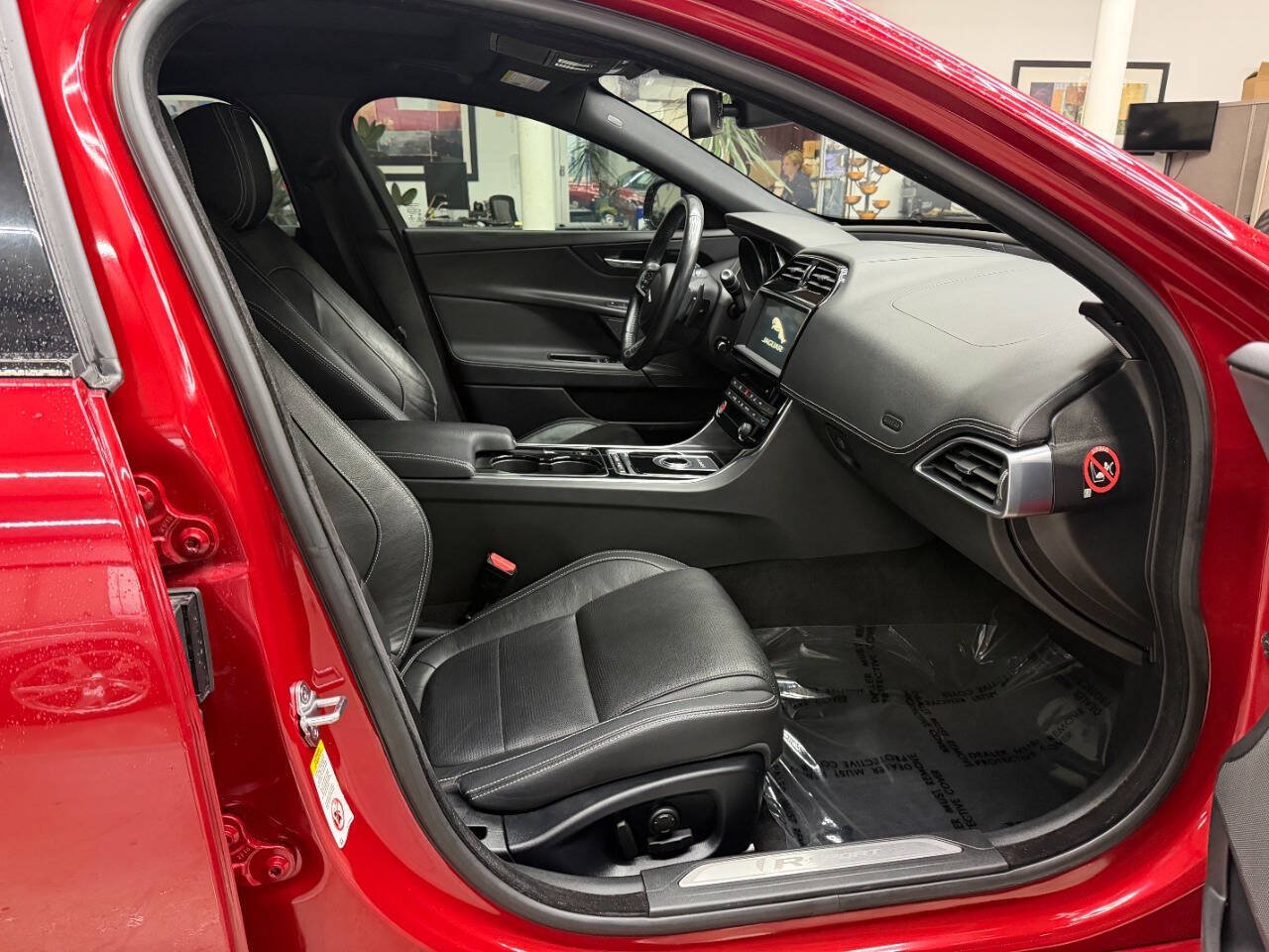Used 2017 Jaguar XE R-Sport AWD/4WD image 17