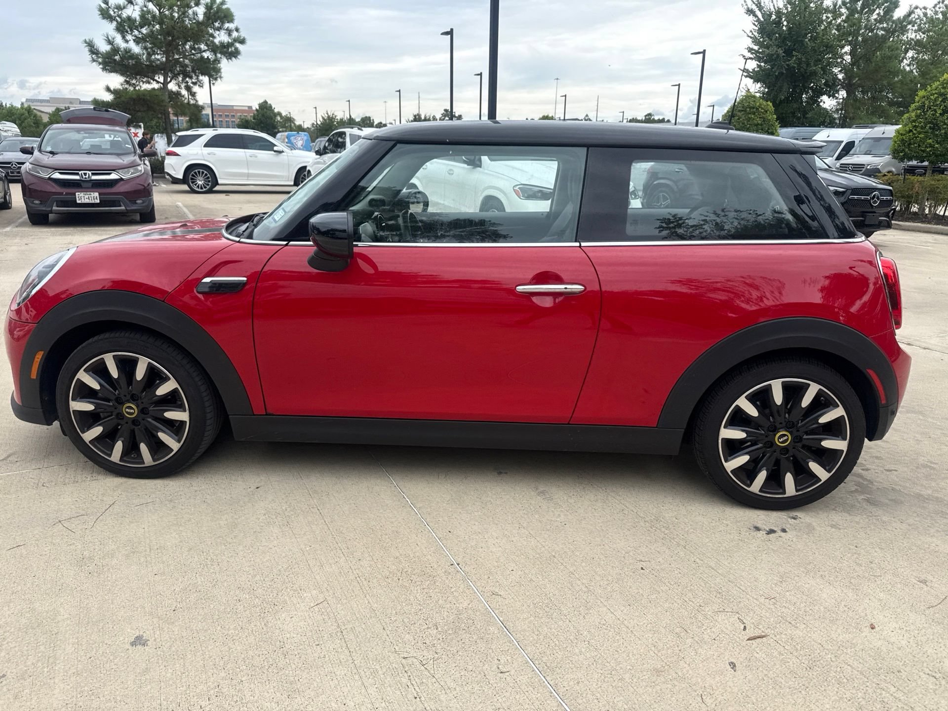 Used 2024 MINI Cooper SE FWD image 7