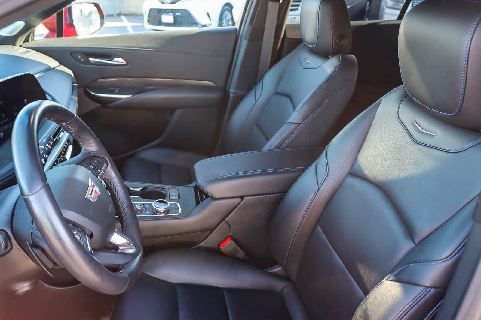 Used 2024 Cadillac XT4 Sport w/ Technology Package image 16