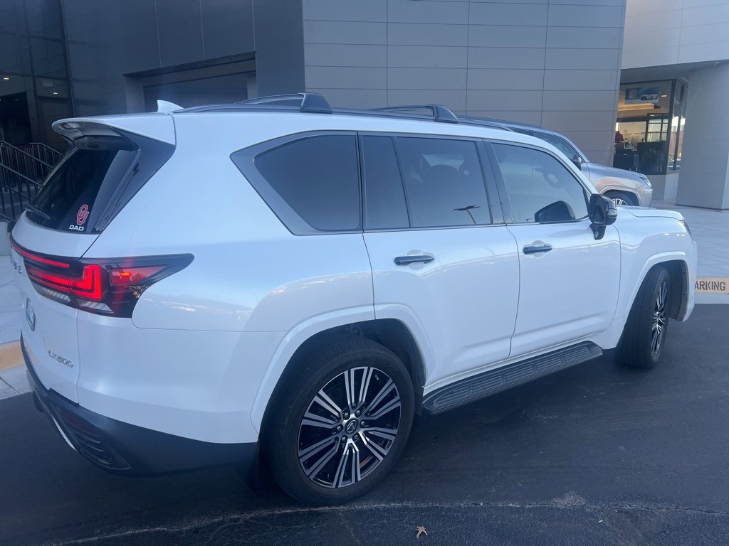 Used 2022 Lexus LX 600 4WD w/ Appearance Package image 4