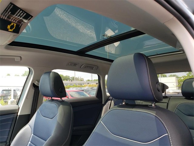 New 2025 Volkswagen Taos SEL image 7