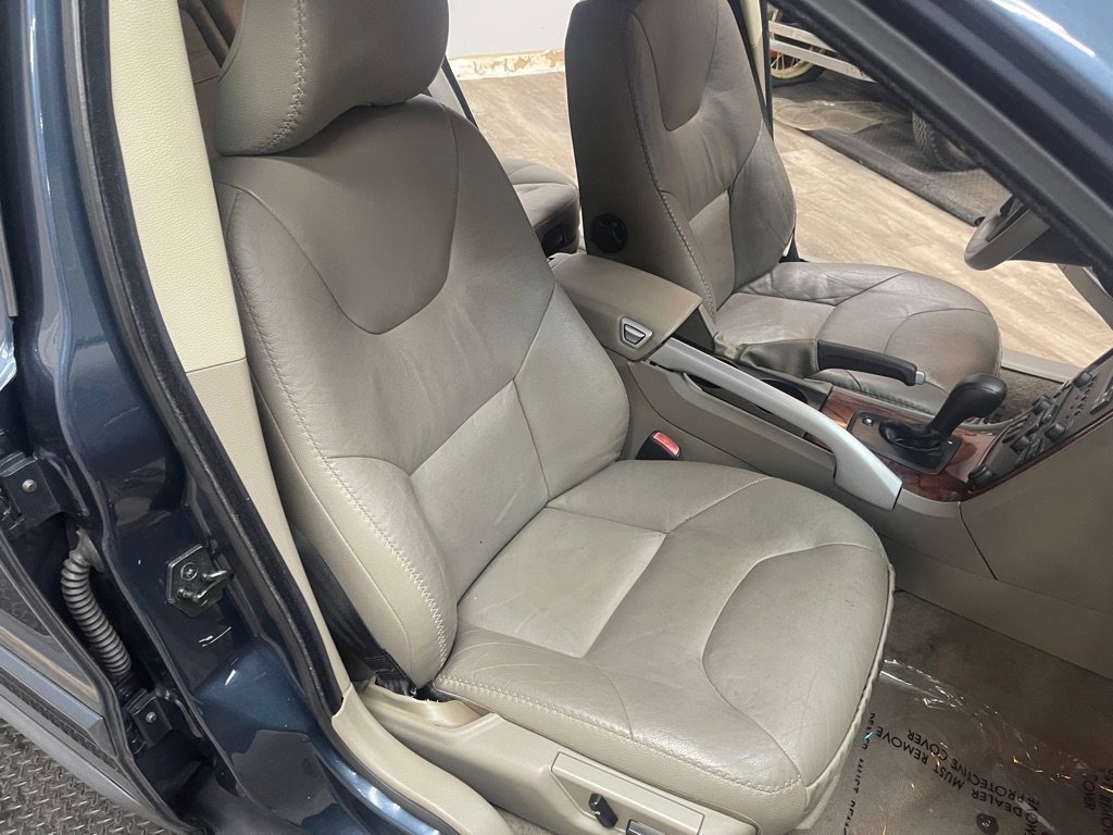 Used 2007 Volvo XC70 image 23