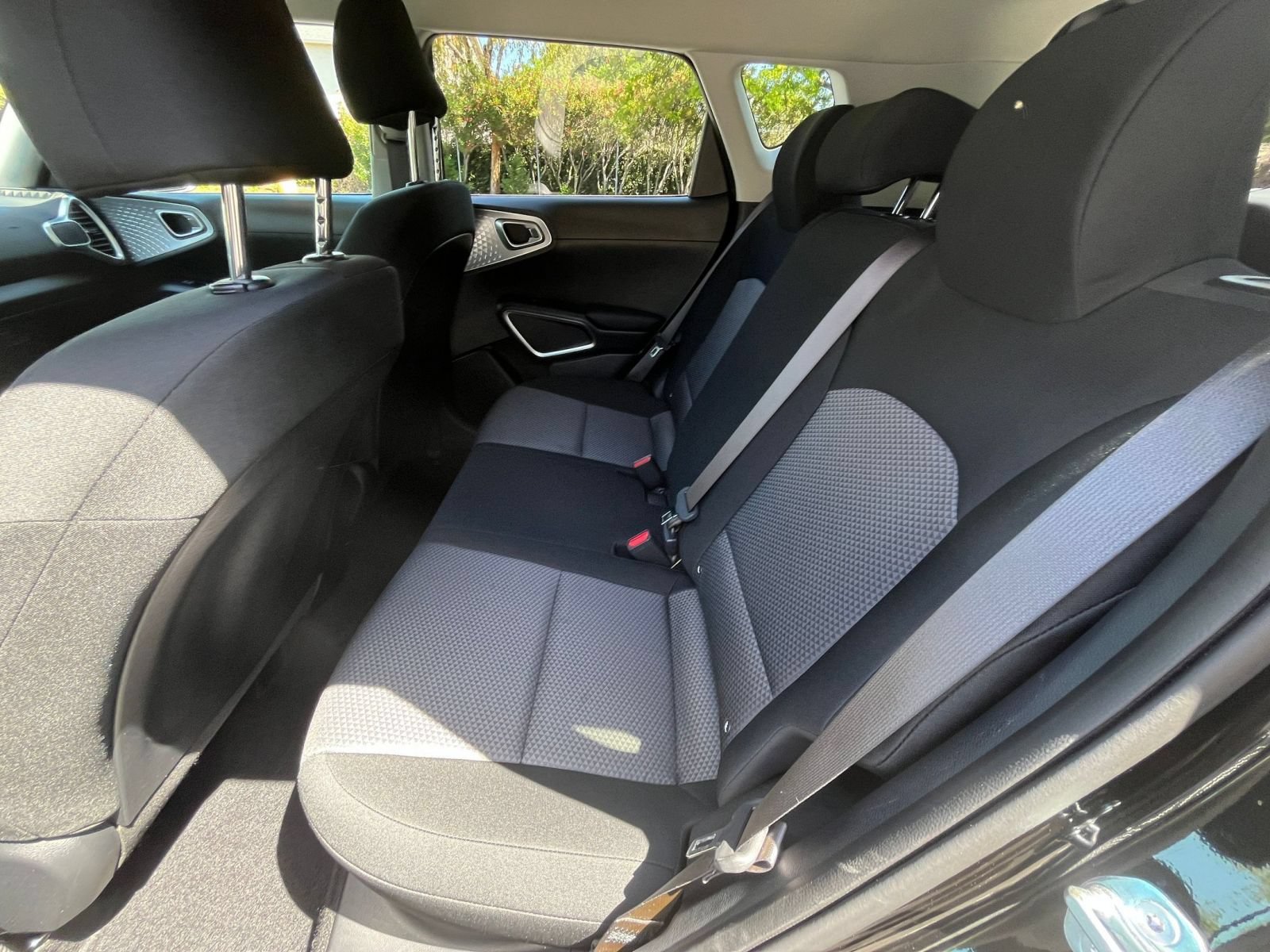 Used 2025 Kia Soul LX w/ LX Technology Package FWD image 22