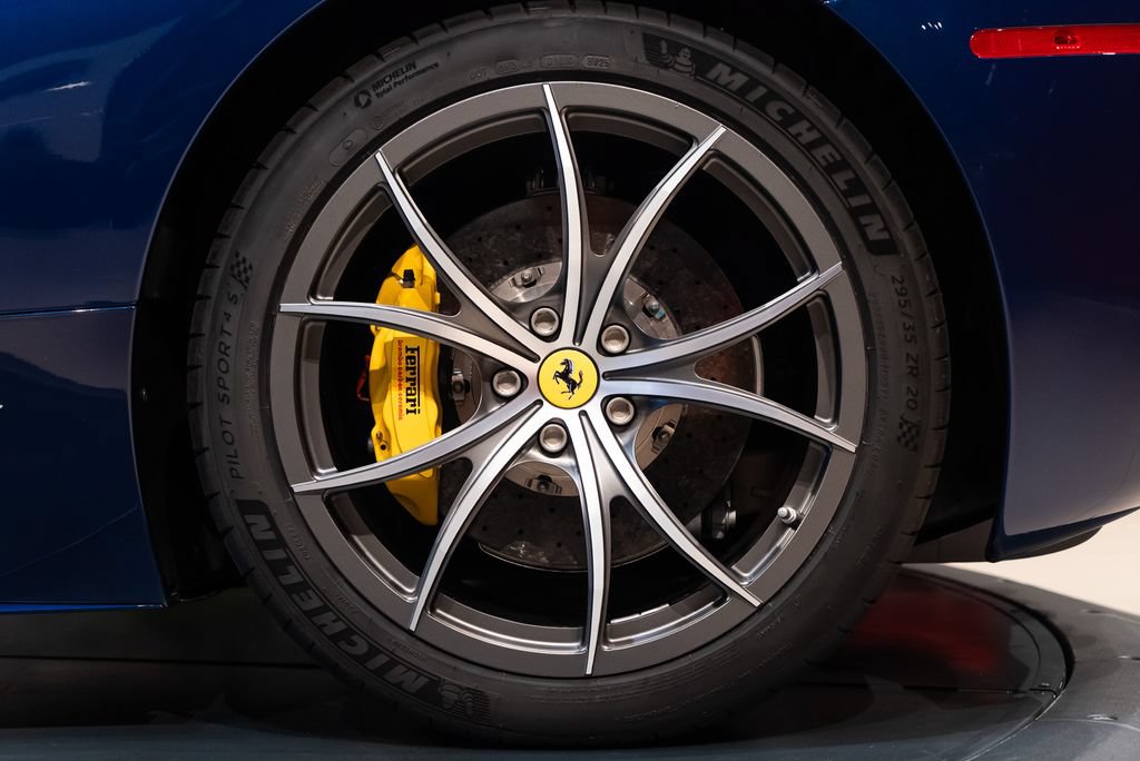 Certified 2014 Ferrari 458 Spider RWD image 14