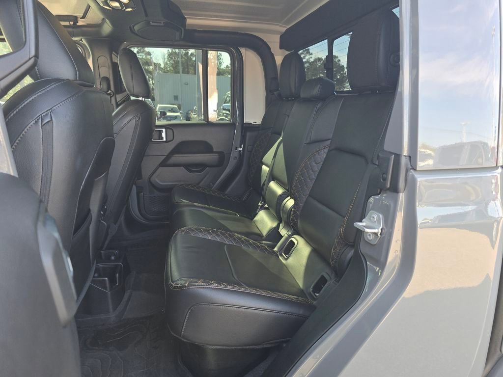 Used 2022 Jeep Gladiator Overland image 25