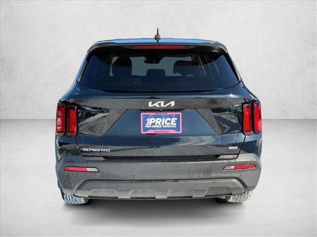 Used 2023 Kia Sorento LX image 6