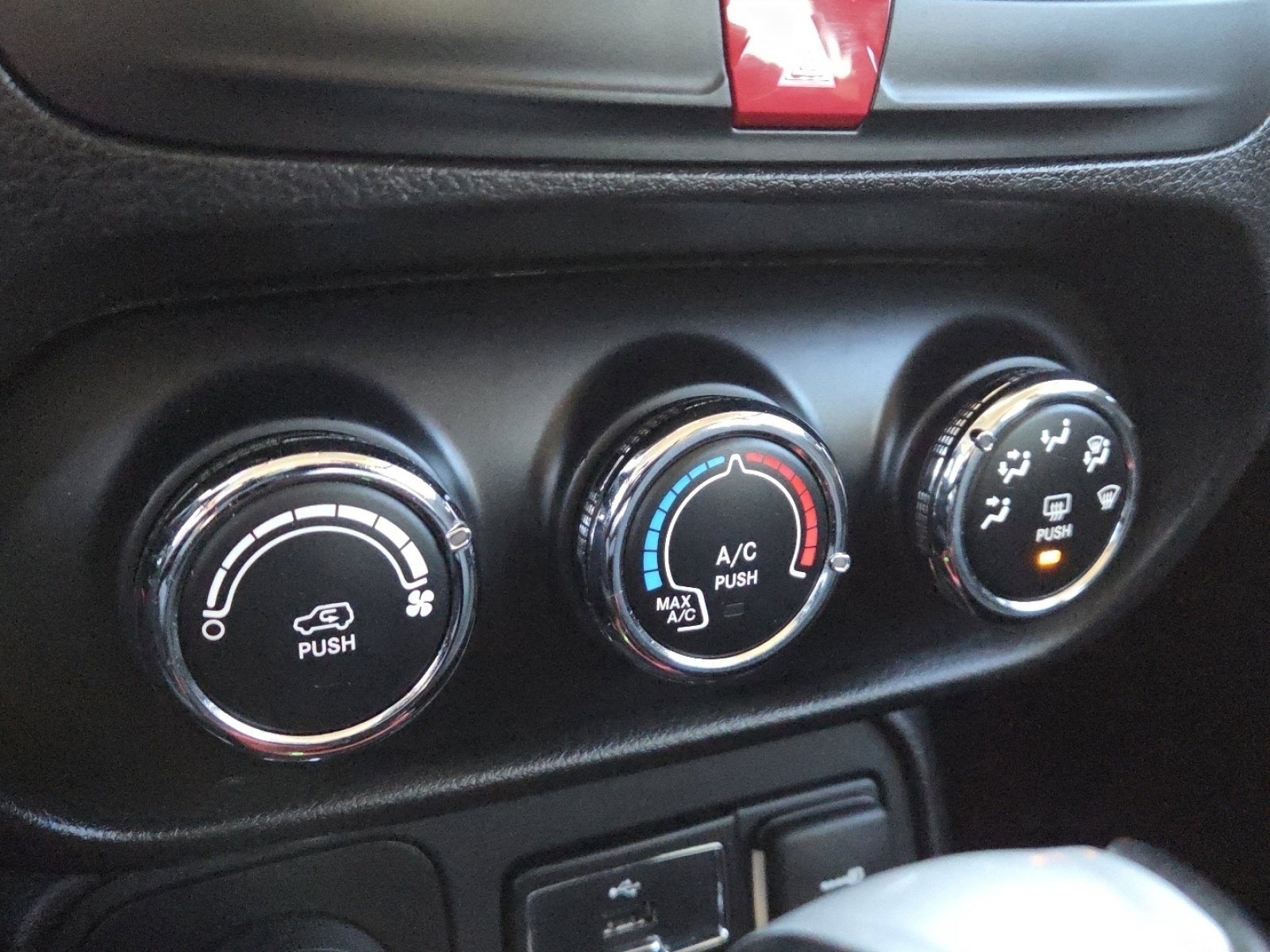 Used 2016 Jeep Renegade Trailhawk image 26