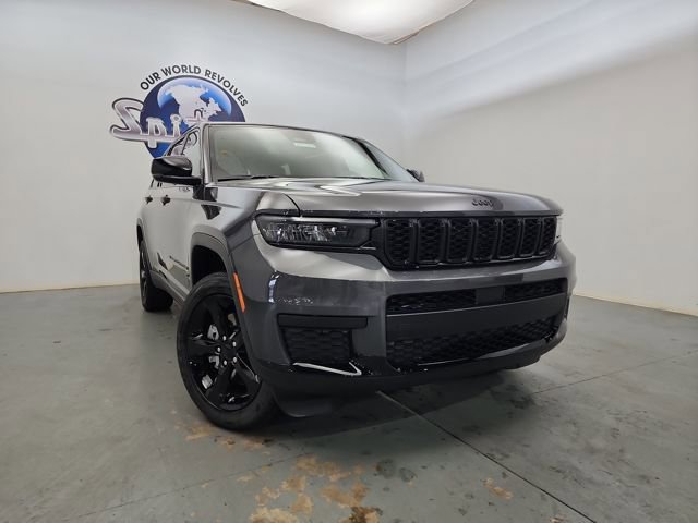 New 2025 Jeep Grand Cherokee L Altitude image 4