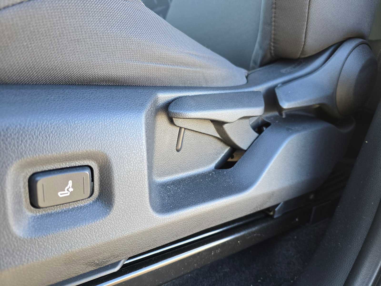 Certified 2025 Toyota Tacoma SR5 image 24