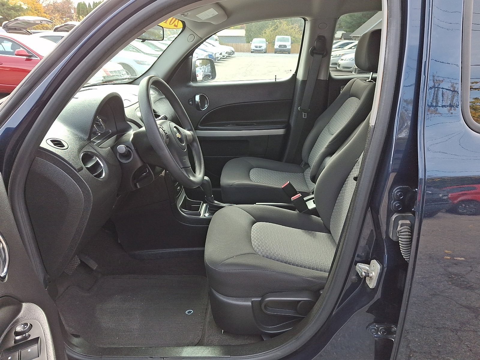 Used 2010 Chevrolet HHR LS image 14