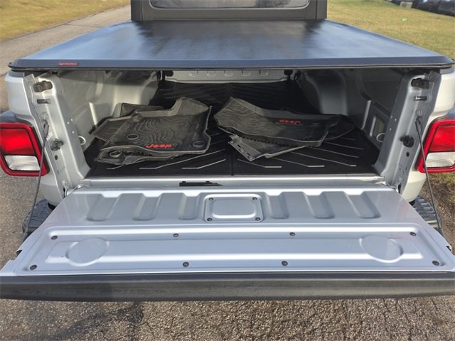 Used 2023 Jeep Gladiator Rubicon image 16