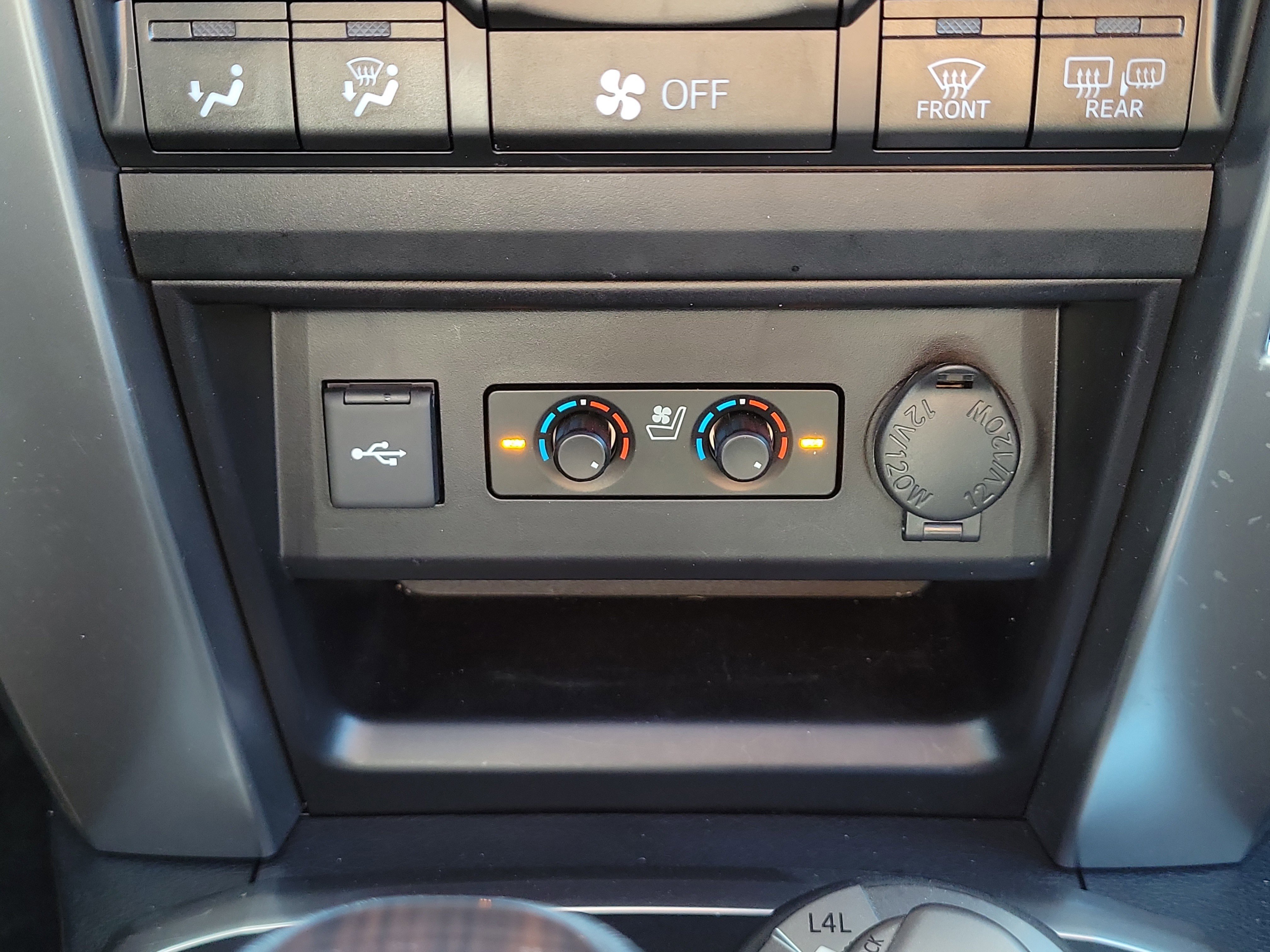 Used 2024 Toyota 4Runner Limited image 35