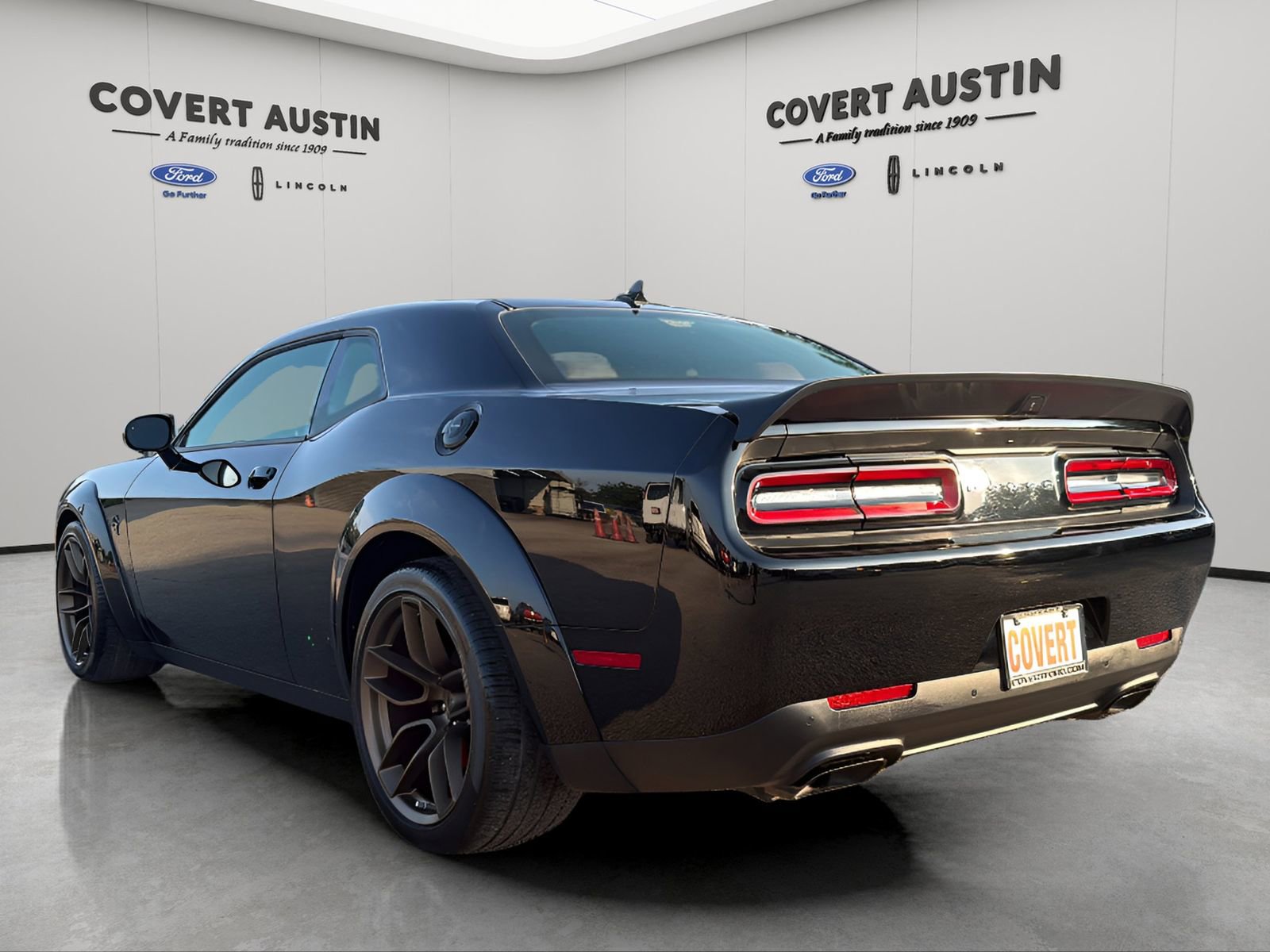 Used 2023 Dodge Challenger SRT Hellcat RWD image 3