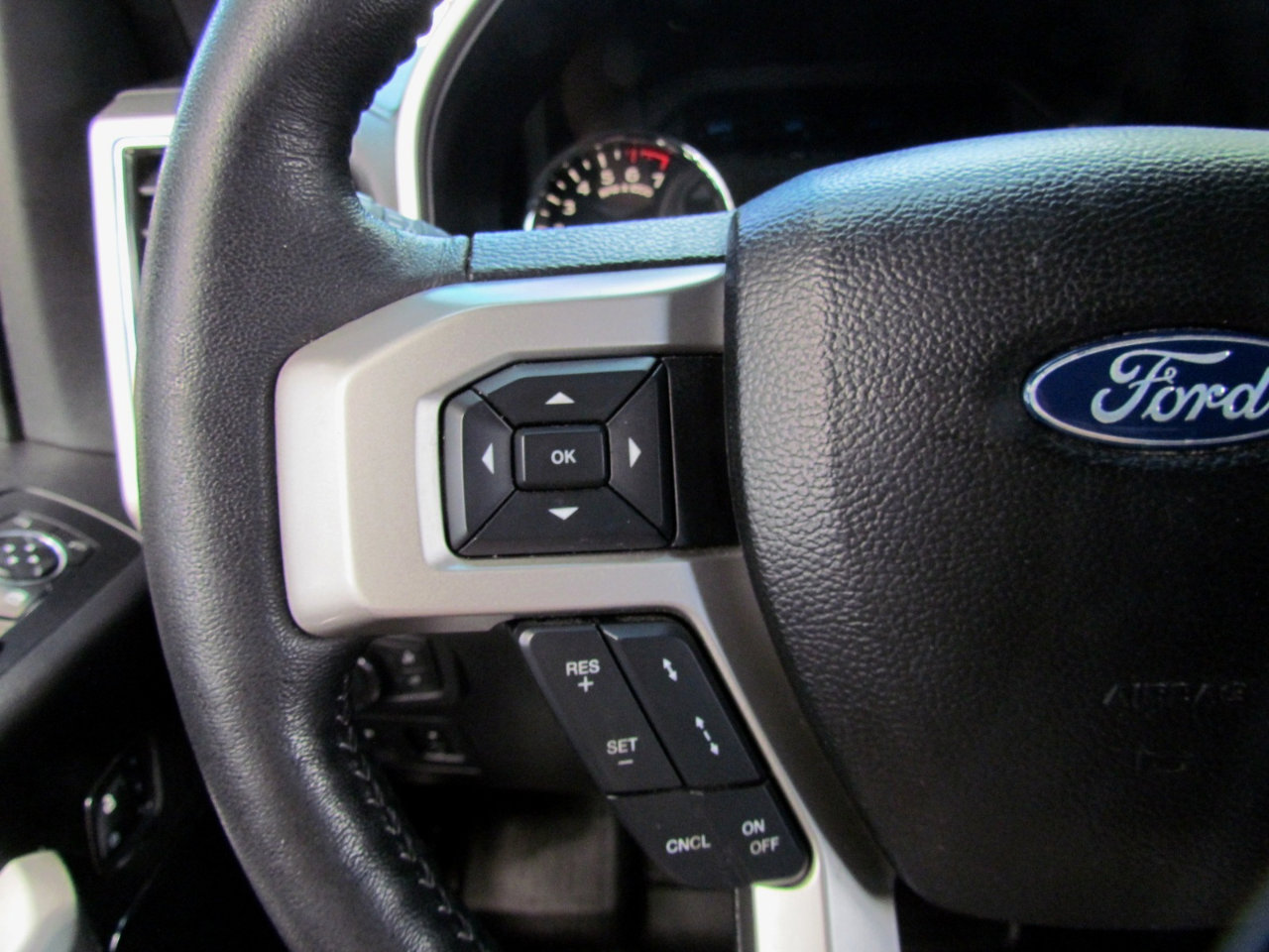 Used 2018 Ford F150 Lariat w/ Equipment Group 502A Luxury image 33