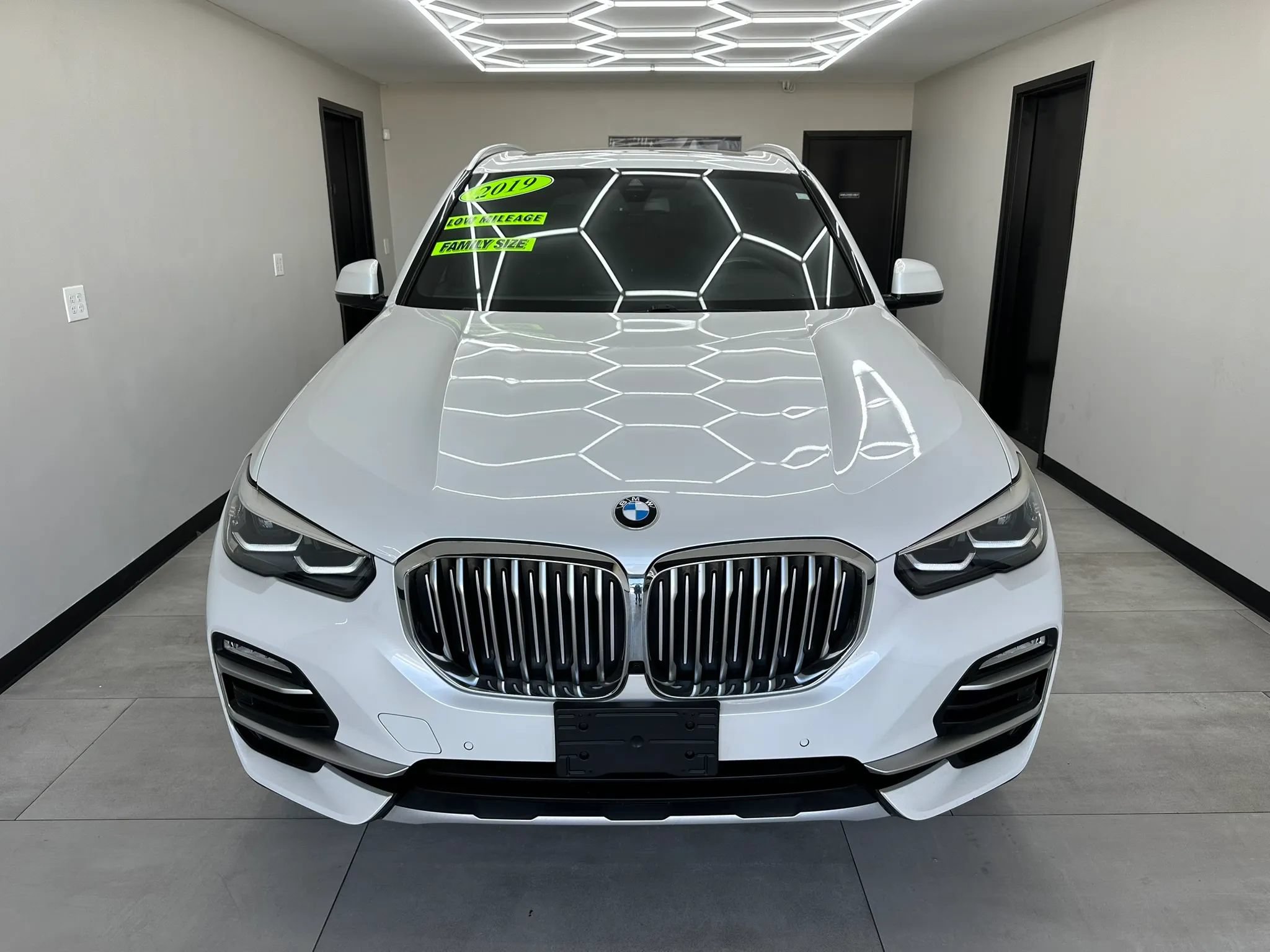 Used 2019 BMW X5 xDrive40i w/ Convenience Package AWD/4WD image 14