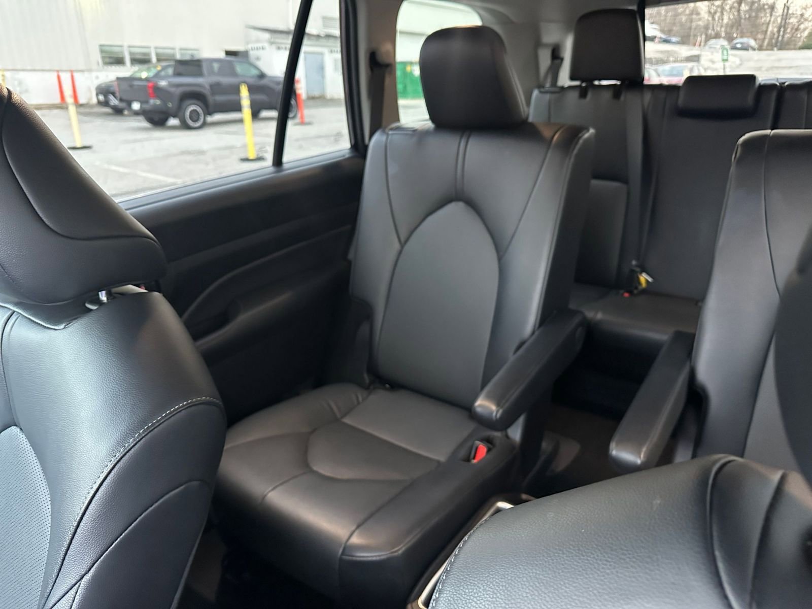 Used 2025 Toyota Grand Highlander XLE image 40