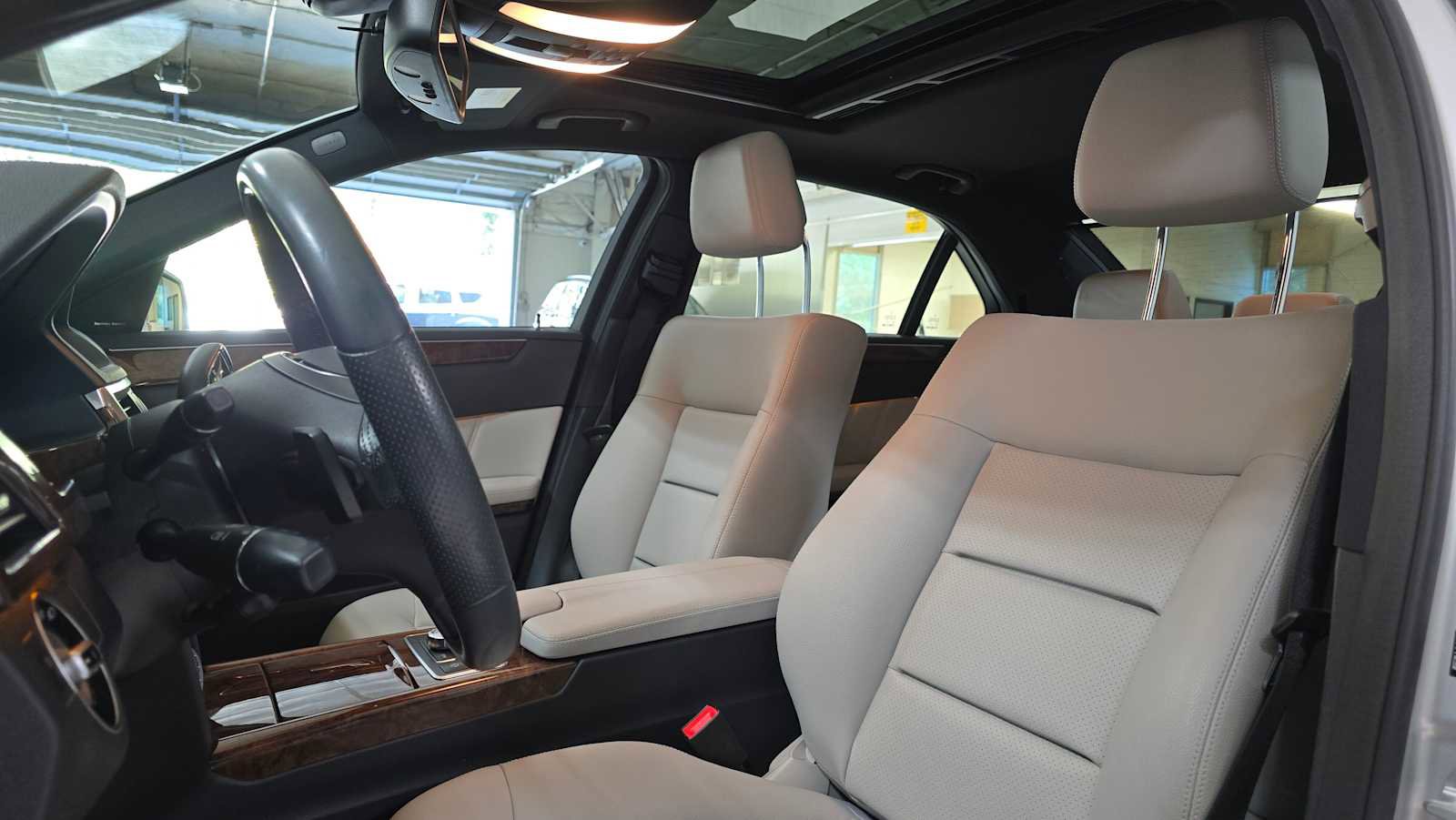 Used 2013 Mercedes-Benz E 350 4MATIC Sedan image 21