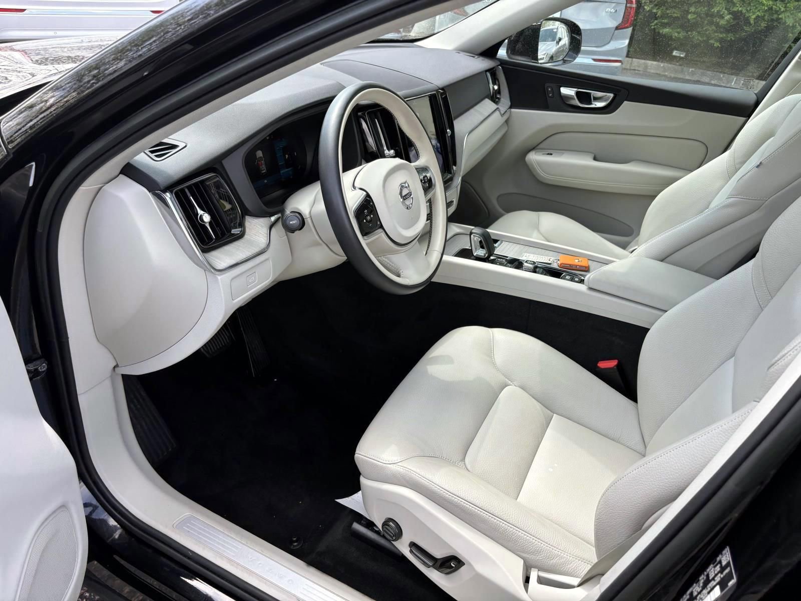 Used 2023 Volvo XC60 B5 Plus w/ Protection Package image 23