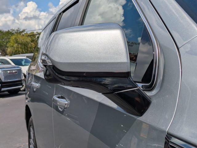 Used 2024 GMC Yukon Denali Ultimate AWD/4WD image 13