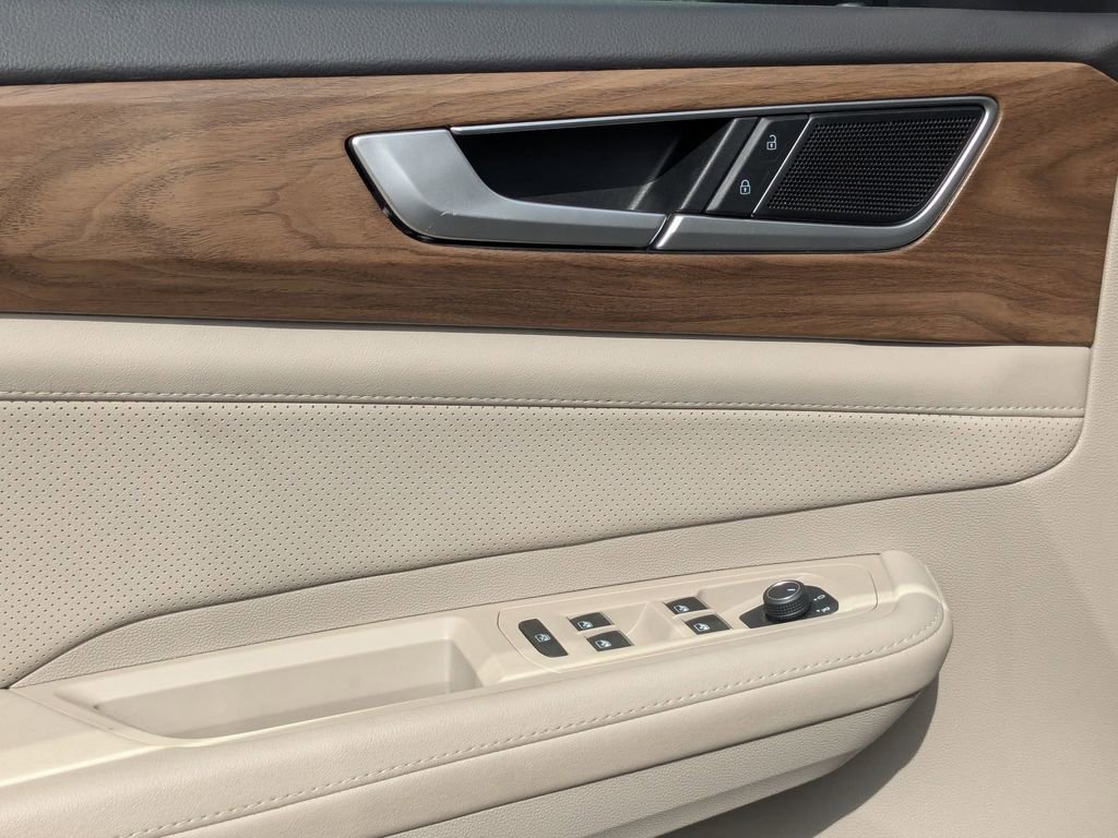 Used 2025 Volkswagen Atlas SE image 13