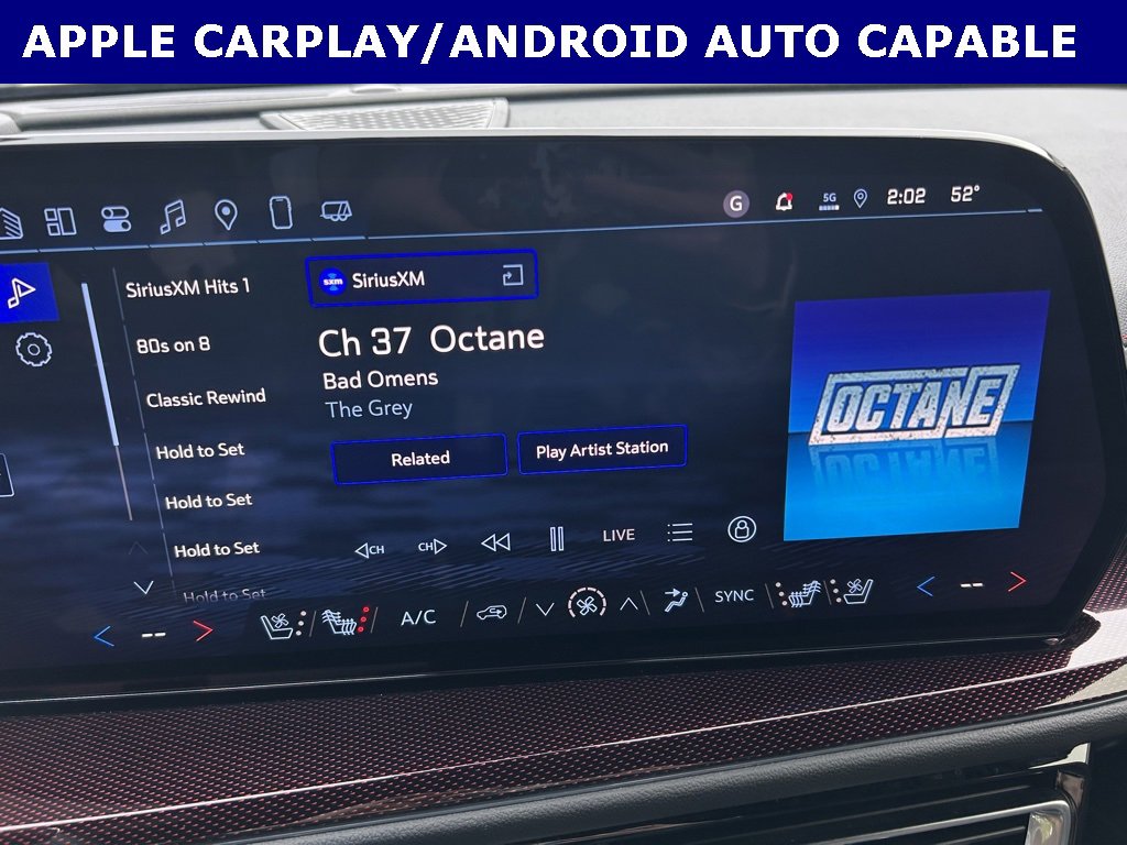 Used 2025 Chevrolet Traverse RS image 17