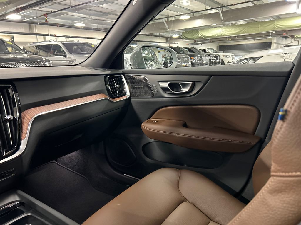 Used 2026 Volvo V60 B5 Cross Country Plus w/ Protection Package Premier AWD/4WD image 25