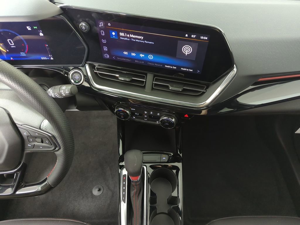 Used 2025 Chevrolet Trax RS w/ Driver Confidence Package image 14