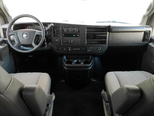 Used 2025 Chevrolet Express 3500 LT w/ LT Preferred Equipment Group RWD image 16