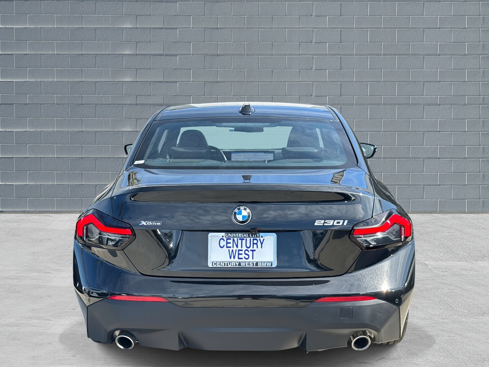 Used 2025 BMW 230i xDrive 230i xDrive Coupe AWD w/ Premium Package image 4