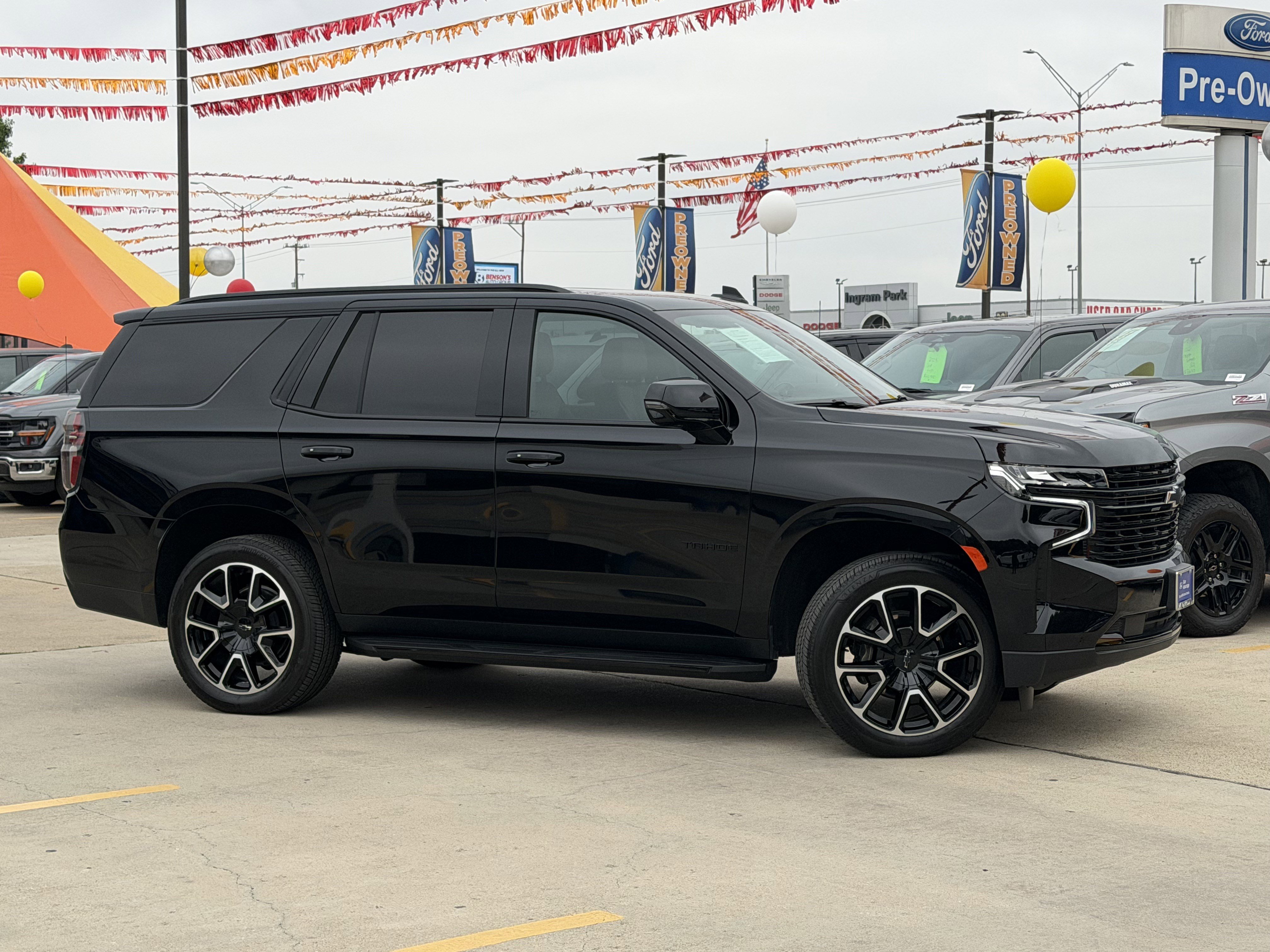 Used 2023 Chevrolet Tahoe RST w/ Luxury Package RWD image 4