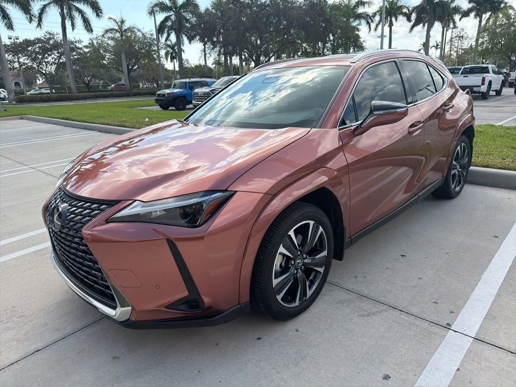 Used 2025 Lexus UX 300h UX 300h Premium w/ Accessory Package (Z2) image 6