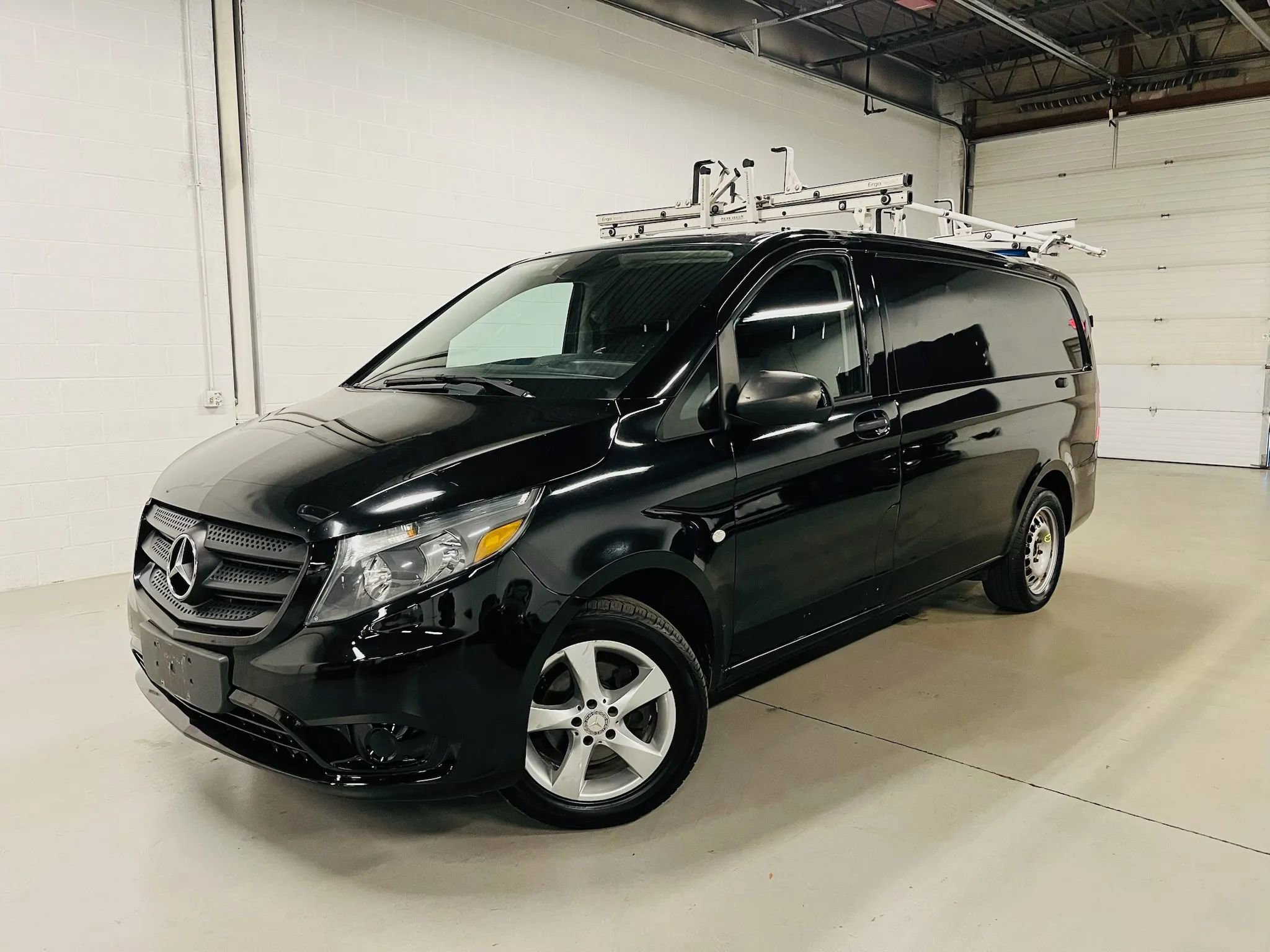 Used 2016 Mercedes-Benz Metris image 1