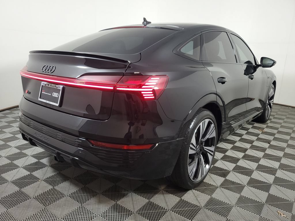 Used 2024 Audi Q8 e-tron Prestige w/ Prestige Package AWD/4WD image 6