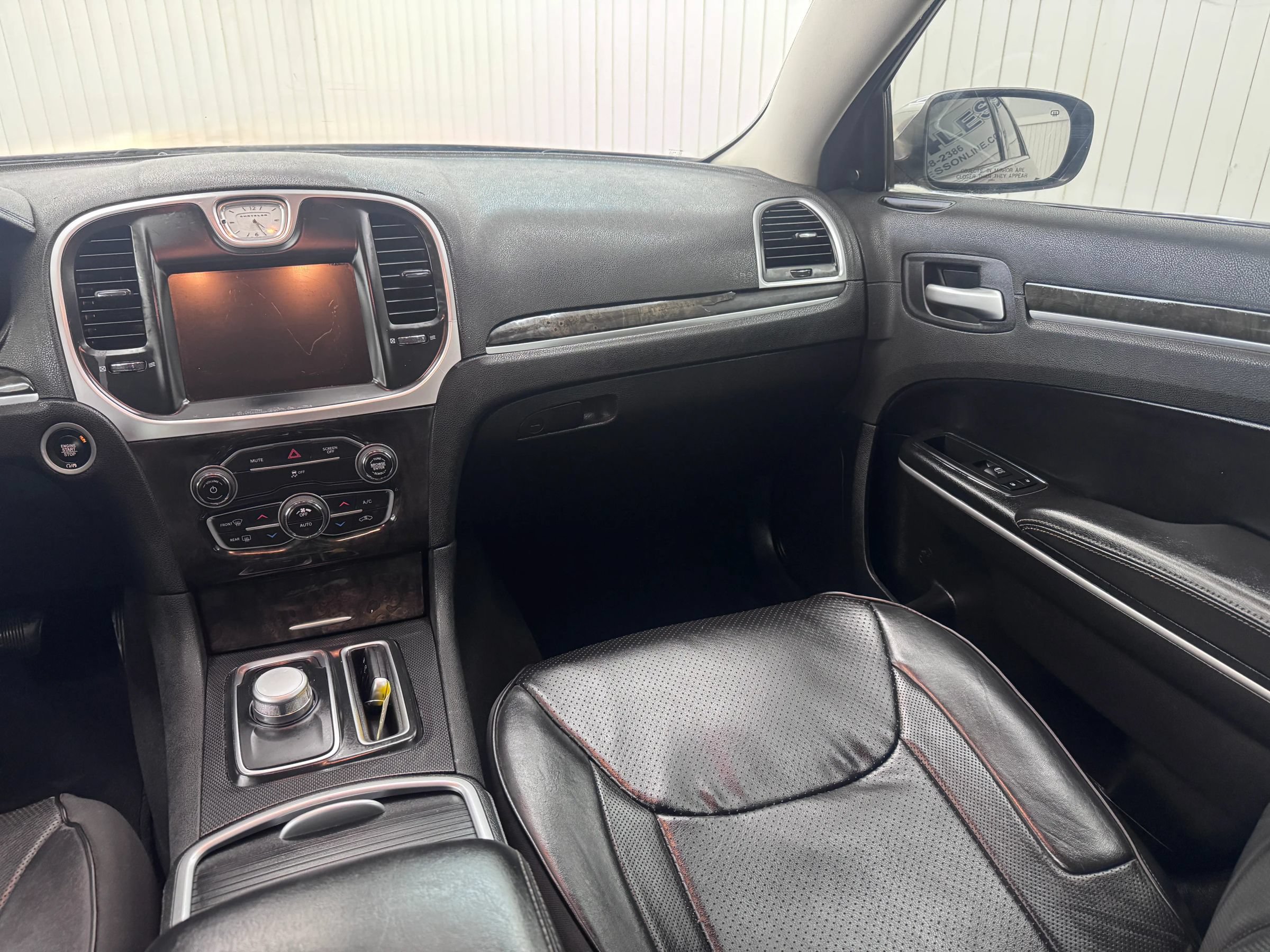Used 2019 Chrysler 300 Limited AWD/4WD image 15